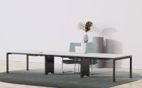 Table de conférence modulaire rectangulaire moderne pour 6 à 8 personnes, couleurs et tailles personnalisées pour les bureaux de coworking et les salles de réunion