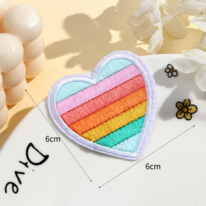 Venda quente Novo Estilo Coração Bordado <span class=keywords><strong>Patches</strong></span> Atacado Colorido LGBT Heat Press Applique Personalizado arco-íris Orgulho Bordado Patch - Product Image 4