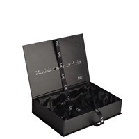Boîte cadeau personnalisée en forme de livre noir avec ruban satiné imprimé et doublure en satin pour la vente au détail, emballage de boîte avec étiquette privée