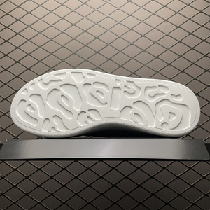 Sneakers de créateurs de haute qualité pour femmes, chaussures de marques célèbres, unisexe, MC, sneakers pour hommes, sneakers blanches personnalisées de luxe - Product Image 3