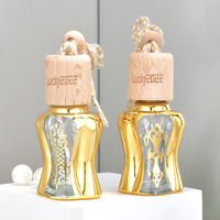 Diffuseur de parfum de voiture en verre de luxe, flacon suspendu pour voiture, décoration dorée, bouchon en bois, logo personnalisé, vente en gros
