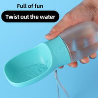 Distributeur de bouteilles d'eau pour chiens anti-fuite portable avec bol en plastique de qualité alimentaire pour animaux de compagnie
