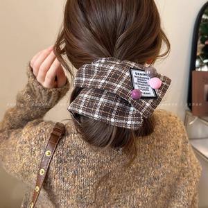 Femme Académique Carré Echarpe Large Bande de Cheveux Haut de Gamme <span class=keywords><strong>Chignon</strong></span> Corde Carré Coiffure Basse Queue de Cheval Casque Lettres Cravate Chouchou - Product Image 1