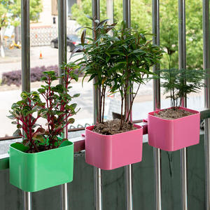 Pot de fleurs suspendu rectangulaire bleu ciel à fixer au mur pour la culture à domicile, jardinière en plastique - Product Image 2