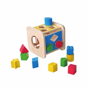 Jouet éducatif Montessori en bois très populaire : Boîte de tri de formes pour bébés et enfants - Product Image 4