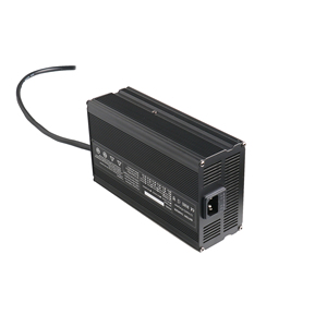 Cargador de Batería de Litio de 900w Serie 72v 84v 10a para Scooter Eléctrico, Bicicleta Eléctrica y Carro de <span class=keywords><strong>Golf</strong></span> - Product Image 3