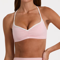 Soutien-gorge de sport OEM personnalisé pour femme, col en V, froncé, avec bordure contrastante, fines bretelles, dos en Y, haute élasticité, pour le yoga, le fitness et l'entraînement quotidien