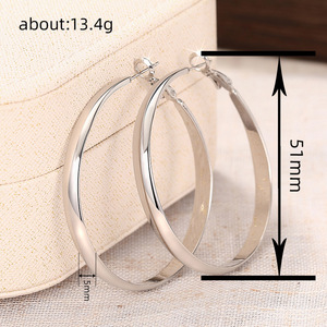 Orecchini Oversize per Donne, Stile Audace, Accessori per Orecchie da Indossare Quotidianamente - Product Image 4