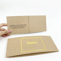 Les manches en papier kraft recyclé personnalisé avec impression or pour l'emballage écharpe chaussette