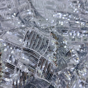 100% Polyester Thêu Sequin Căng Vải Tuyn 3Mm Xếp 75D Warp Mật Độ Dệt Kim Lưới Cho Dresses Đồng Bằng Phong Cách - Product Image 6