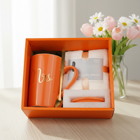 Meilleure Vente Personnalisée Ensemble Cadeau Mug Serviette pour Thanksgiving Saint-Valentin Mariage Anniversaire Remerciement