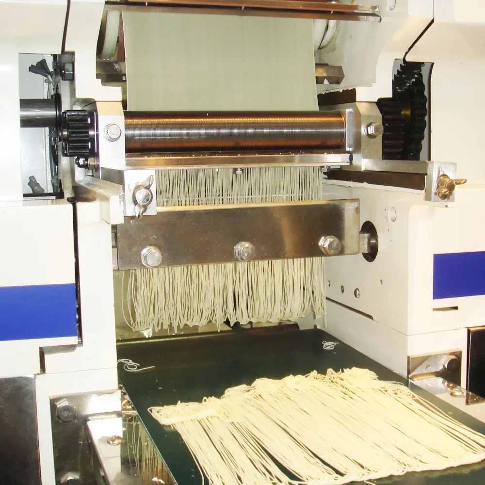 Taglierina durevole della tagliatella del riso fritto del tornio di CNC di SS316 Fuji per la linea di produzione delle tagliatelle istantanee
