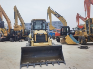 รถตักล้อยางตีนตะขาบ Caterpillar 420F มือสอง เครื่องยนต์ดีเซล ประสิทธิภาพสูง เหมาะสำหรับงานก่อสร้าง - Product Image 1