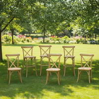 Chaise d'extérieur moderne empilable en bois massif à dossier croisé pour hôtels et banquets (vente en gros)