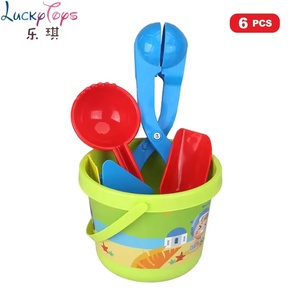 Jouet de plage pour faire des boules de neige avec des moules à sable et à neige et un seau pour les enfants, pour jouer <span class=keywords><strong>en</strong></span> plein air <span class=keywords><strong>en</strong></span> été et <span class=keywords><strong>en</strong></span> <span class=keywords><strong>hiver</strong></span>, <span class=keywords><strong>activité</strong></span> amusante toute l'année - Product Image 4