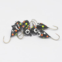 Vente en gros usine Black Wonder Bread Tungsten Ice Jig Head avec points de résine colorés, leurre de pêche sur glace hivernale pour Panfish et Perche