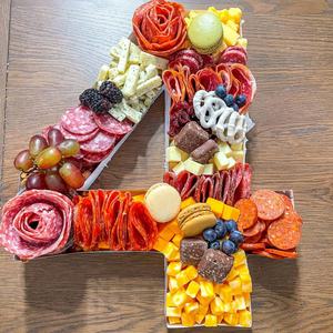 Caja de Cartón Rellenable con Número para Charcutería, Bandeja de 12 Pulgadas para Dulces, Frutas y Aperitivos, Ideal para Cumpleaños y Aniversarios - Product Image 1