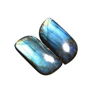 Par de gemas de labradorita natural de más de 47 quilates, forma irregular azul, para la elaboración de joyas - Product Image 1