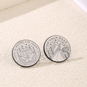 Broche Vintage en alliage métallique noir blanc conception de forêt de montagne pour l'<span class=keywords><strong>aventure</strong></span> en plein air pour le voyage en bus gravé ange - Product Image 5