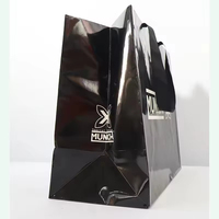 Sacs d'emballage en papier kraft enduit de film brillant, imprimés sur mesure, durables, pour cadeaux, jouets et achats