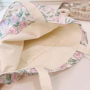 Sac fourre-tout en toile de haute qualité de la marque RY avec motif de lettres, logo personnalisé, bandoulière et poche intérieure - Product Image 2