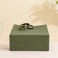 Sacs en papier d'art de qualité supérieure avec poignées en ruban sur mesure, emballage de luxe pour bijoux, cosmétiques et vêtements