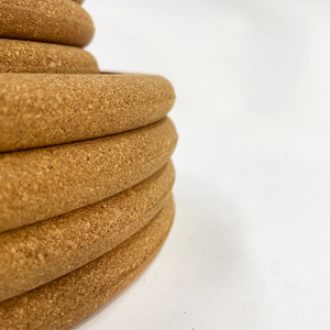 Alfombrilla de cerámica redonda cóncava con Base de corcho Bandeja de Mantel individual aislada antideslizante Moldeado de prensa en caliente Alfombrilla de olla reutilizable Bandeja de corcho - Product Image 3