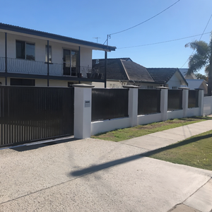 Panneaux de clôture en aluminium noir pour extérieur 6x8 8x8, motifs pleins, espacés, <span class=keywords><strong>demi</strong></span>-espacés et rayés pour jardin et piscine - Product Image 1