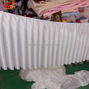 Falda de Mesa para Escenario de Boda de Tela de Seda Plisada, Personalizable, con 3 Pliegues y Cierre Magnético - Product Image 2