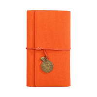 Carnet de voyage en tissu A6 rechargeable avec breloques horloge et logo personnalisé – Agenda