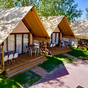Tente de safari de luxe à double étage OEM/ODM, type loft, en toile, pour glamping, avec structure en bois Oxford, cabane mobile pour complexe hôtelier - Product Image 5