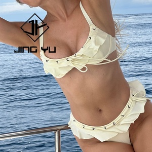 ชุดว่ายน้ำบิกินี่ไมโครผ้าไนลอนรีไซเคิลแบบสั่งทำพิเศษ ดีไซน์สายรัดระบายสีพื้นสำหรับฤดูร้อน เหมาะสำหรับใส่ไปชายหาด - Product Image 4