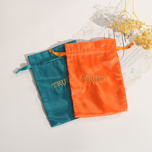 Sachets <span class=keywords><strong>en</strong></span> <span class=keywords><strong>tissu</strong></span> satiné de haute qualité avec cordon de serrage, <span class=keywords><strong>pour</strong></span> la <span class=keywords><strong>lavande</strong></span>, avec logo brodé, bleu et orange, sacs anti-poussière <span class=keywords><strong>en</strong></span> satin personnalisés - Product Image 3