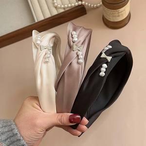 عصابة رأس نسائية لؤلؤية جديدة بعصابة رأس فراشة بحافة واسعة دبوس شعر عالي الجمجمة غطاء رأس فرنسي من الساتان عالي الجودة - Product Image 3