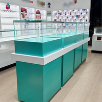 Sundo Sundo : Projet de pose clé en main pour opticien, vitrine de présentation de lunettes, comptoir, aménagement intérieur de magasin, fabricant de présentoirs pour lunettes de soleil