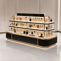 Présentoir de parfums en gros pour usine, étagères de présentation multi-niveaux, design de boutique pour la décoration de magasins de parfums