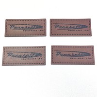 Fabricant Offre Spéciale forme carrée logo en relief à repasser sur étiquette en cuir personnalisée à coudre pour casquettes chapeaux jeans