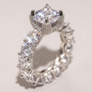 Anello da Donna A185 in Oro Massiccio 18K con Diamante Taglio Brillante Rotondo Colore G Naturale Anello di Fidanzamento - Product Image 4