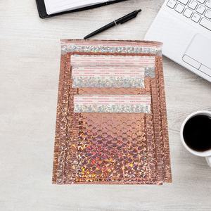 Sobres de Burbuja Impresos en Offset, Sobres Personalizados Gruesos e Impermeables para Ropa, Bolsas de Regalo con Recubrimiento de Aluminio Iridiscente - Product Image 1