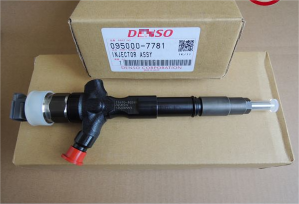 High Quality Common Rail Fuel Injector 095000-7780 Diesel Fuel Injection Nozzle 23670-30280 With Nozzle DLLA155P1025 For TOYOTA
