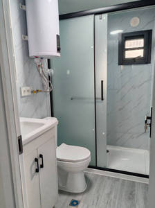 Maison préfabriquée de 20 pieds, villa préfabriquée, cabane modulaire, mini-maison avec <span class=keywords><strong>cuisine</strong></span> et salle de bain, bonne isolation pour les zones froides - Product Image 3