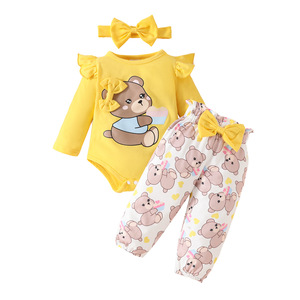 Conjunto de ropa para niña: mono de manga larga con estampado de oso, pantalones con estampado de corazones y diadema con lazo, ropa infantil para primavera y otoño - Product Image 4