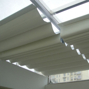 Cortina parasol inteligente eléctrica moderna para habitación de vidrio Sunroom con techo plegable de batería de litio Blackout - Product Image 4