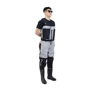 Cuissard de pêche et de chasse 100% imperméable, montant jusqu'au poitrine, avec bottes intégrées, en vente - Product Image 2