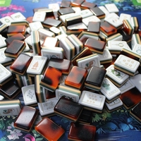Mahjong américain gravé à 4 couches, 160 tuiles en bois de burl grainé, tapis Imperial Lantern pour événements de créateurs