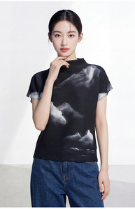 Nueva Colección Verano 2026, Top Plisado Miyake, Camiseta de Manga Corta con Estampado Elegante e Informal para Mujer, Venta al Por Mayor - Product Image 4