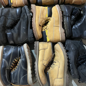 S26 chaussures en cuir véritable de marque d'occasion chaussures ukay d'occasion pour hommes ou femmes et <span class=keywords><strong>bottes</strong></span> Martin de créateur en gros - Product Image 4
