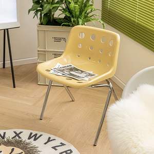 Silla de queso Silla de comedor de plástico de diseño moderno con patas de metal Muebles de sala de estar - Product Image 1