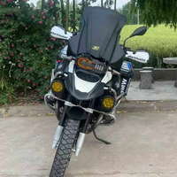 Moto de tourisme BMW1 R 1200GS Adventure, excellent état. Moteur Boxer Twin de 1200 cm³ refroidi par liquide, freins ABS, bagages complets