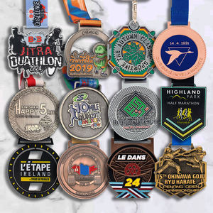 Cadres de <span class=keywords><strong>médailles</strong></span> de marathon personnalisés en alliage de zinc plaqué or et laiton, émail souple 3D, avec ruban et cordon, pour basketball, pickleball, hockey, voiture - Product Image 4